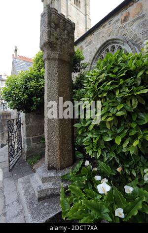 Pfarrkirche und Memorial Garden St Ives Cornwall West Country , Vereinigtes Königreich . Stockfoto