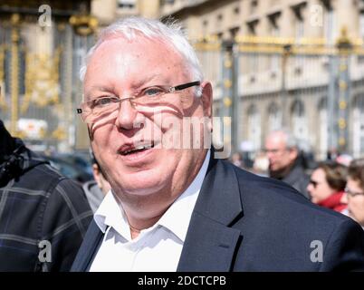 Das ehemalige Mitglied der Sozialistischen Partei Frankreichs (PS) Gerard Filoche wartet am 11. April 2018 vor dem Gericht in Paris, Frankreich.Foto von Alain Apaydin/ABACAPRESS.COM Stockfoto