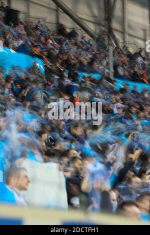 Marseille Fans während der UEFA Europa League Runde von 8 Fußballspiel, Olympique de Marseille gegen Red Bull Leipzig im Stade Vélodrome in Marseille, Frankreich am 12. April 2018. Foto von Guillaume Chagnard/ABACAPRESS.COM Stockfoto