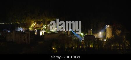 Gwrych Castle bei Nacht Stockfoto