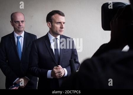 Emmanuel Macron, Präsident der Französischen Republik und französischer Bildungsminister Jean-Michel Blanquer, reagiert auf vergiftete Spionin und unterstützt Theresa May, als er das Gymnasium Therese Planiol im Rahmen einer Reise nach Indre-et-Loire zum Thema Bildung und Berufsausbildung besucht, am 15. März, 2018 in Loches, Zentralfrankreich. Foto von Pascal Montagne/ABACAPRESS.COM Stockfoto