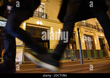Außenansicht des Ritz Palace Hotels, Place Vendome in Paris, Frankreich, 11. Januar 2018. Die Polizei hat einige der Juwelen im Wert von über 4 Millionen Euro aus dem Ritz-Hotel im Zentrum von Paris geborgen, während Offiziere nach zwei Dieben jagen, die auf der Flucht sind. Eine Gruppe von fünf verwendet Achsen, um die Schaufenster der Schmuckgeschäfte im Erdgeschoss des Hotels in Place Vendome am Mittwochabend gegen 18:30 Uhr zu zerschlagen. Foto von Alain Apaydin/ABACAPRESS.COM Stockfoto