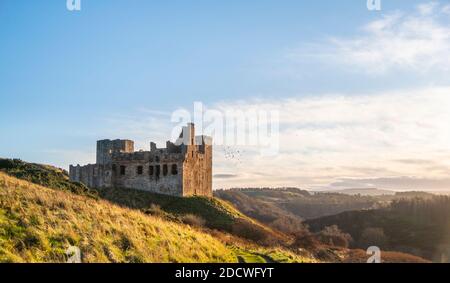 19. November 2020 Crichton Castle Midlothian, Schottland. Großbritannien EIN herbstlicher Sonnenuntergang Blick auf Crichton Castle, Crichton Castle ist eine Burgruine in der Nähe von t Stockfoto