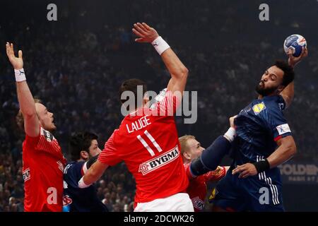 Frankreichs Timothey N'Guessan spielt am 7. Januar 2018 im Handballspiel der Goldenen Liga Frankreich gegen Dänemark in der Accorhotels Arena, Paris, Frankreich. Foto von Henri Szwarc/ABACAPRESS.COM Stockfoto