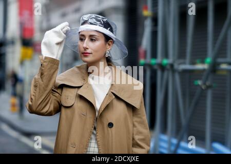 Street Style, Julia Haghjoo Ankunft in Rejina Pyo Herbst-Winter 2018-2019 Show in Burlington Arcade, in London, England, am 18. Februar 2018 statt. Foto von Marie-Paola Bertrand-Hillion/ABACAPRESS.COM Stockfoto