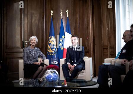 Entretien avec Christine Lagarde (Directrice generale du FMI). Le President de la Republique, Emmanuel MACRON s est rendu le 26 avril 2018 a l Organisation de cooperation et de developement economiques (OCDE - OECD) pour y prononcer le disputs conclusif de la Conference de lutte contre le financement de Daech et d Al-Qaida. Cette Conference, a l Initiative de la France a mobilize 70 Pays et 20 organisations internationales. Belagerung de l'OCDE, Paris, Frankreich. Der Präsident der Republik, Emmanuel MACRON, besuchte am April die Organisation für wirtschaftliche Zusammenarbeit und Entwicklung (OECD - OECD) Stockfoto