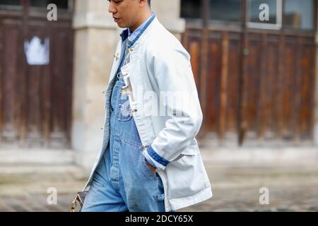 Street style, Ankunft in Thom Browne Herbst-Winter 2018-2019 Menswear Show in Beaux Arts, in Paris, Frankreich, am 20. Januar 2018 statt. Foto von Marie-Paola Bertrand-Hillion/ABACAPRESS.COM Stockfoto