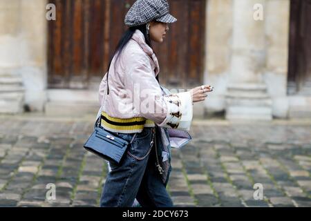 Street style, Ankunft in Thom Browne Herbst-Winter 2018-2019 Menswear Show in Beaux Arts, in Paris, Frankreich, am 20. Januar 2018 statt. Foto von Marie-Paola Bertrand-Hillion/ABACAPRESS.COM Stockfoto