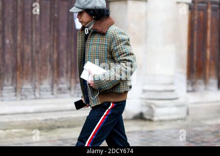 Street style, Ankunft in Thom Browne Herbst-Winter 2018-2019 Menswear Show in Beaux Arts, in Paris, Frankreich, am 20. Januar 2018 statt. Foto von Marie-Paola Bertrand-Hillion/ABACAPRESS.COM Stockfoto