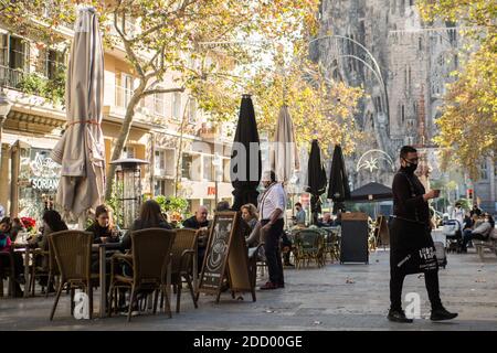 23. November 2020: Katalonien öffnet am Montag, 23. November, Bars und Restaurants nach mehr als einem Monat geschlossen wegen der Coronavirus-Restriktionsmaßnahmen. Quelle: Thiago Prudencio/DAX/ZUMA Wire/Alamy Live News Stockfoto