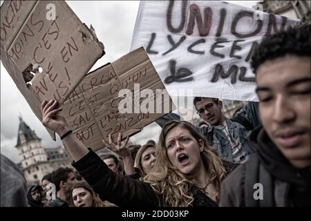 Französische Rentner nehmen an einer Demonstration Teil. Sie protestieren gegen das Regierungsprojekt, sie mehr zu besteuern (Erhöhung der CSG). Am 15. März 2018 in Paris, Frankreich. Foto von Khanh Renaud/ABACAPRESS.COM Stockfoto