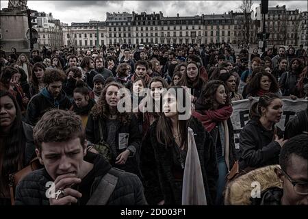 Französische Rentner nehmen an einer Demonstration Teil. Sie protestieren gegen das Regierungsprojekt, sie mehr zu besteuern (Erhöhung der CSG). Am 15. März 2018 in Paris, Frankreich. Foto von Khanh Renaud/ABACAPRESS.COM Stockfoto