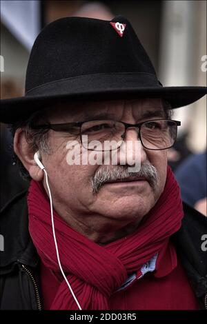 Französische Rentner nehmen an einer Demonstration Teil. Sie protestieren gegen das Regierungsprojekt, sie mehr zu besteuern (Erhöhung der CSG). Am 15. März 2018 in Paris, Frankreich. Foto von Khanh Renaud/ABACAPRESS.COM Stockfoto