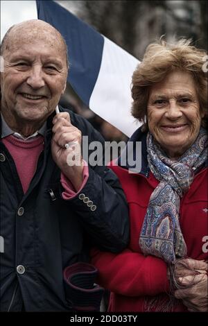 Französische Rentner nehmen an einer Demonstration Teil. Sie protestieren gegen das Regierungsprojekt, sie mehr zu besteuern (Erhöhung der CSG). Am 15. März 2018 in Paris, Frankreich. Foto von Khanh Renaud/ABACAPRESS.COM Stockfoto
