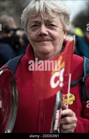 Französische Rentner nehmen an einer Demonstration Teil. Sie protestieren gegen das Regierungsprojekt, sie mehr zu besteuern (Erhöhung der CSG). Am 15. März 2018 in Paris, Frankreich. Foto von Khanh Renaud/ABACAPRESS.COM Stockfoto