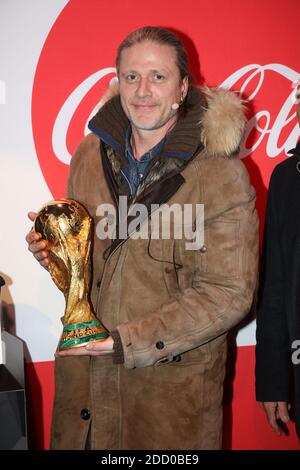 Emmanuel Petit bei der Sonderweltmeisterschaft "Team Duga", Sport-Talkshow auf RMC Radio, interviewt von Christophe Dugarry, gehalten am Canopee des Halles in Paris, Frankreich, am 20. März 2018. Foto von Jerome Domine/ABACAPRESS.COM Stockfoto