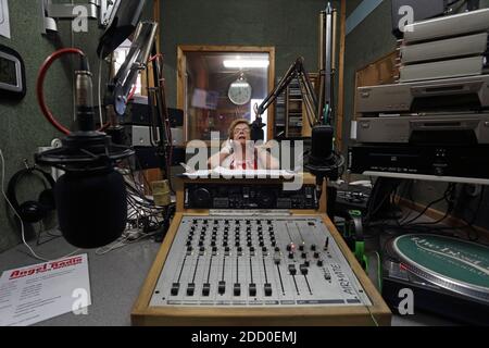 Großbritannien / England / Havant / Angel Radio/ /Hörfunkveranstalter für ältere Frauen. Stockfoto