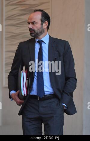 Der französische Premierminister Edouard Philippe verlässt nach der wöchentlichen Kabinettssitzung am 31. Januar 2018 in Paris, Frankreich, den Elysee-Palast. Foto von Christian Liewig/ABACAPRESS.COM Stockfoto