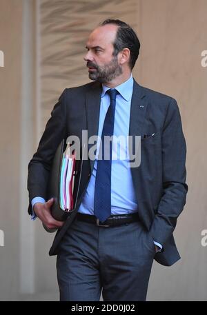 Der französische Premierminister Edouard Philippe verlässt nach der wöchentlichen Kabinettssitzung am 31. Januar 2018 in Paris, Frankreich, den Elysee-Palast. Foto von Christian Liewig/ABACAPRESS.COM Stockfoto