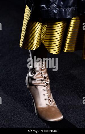 Schuhe während der Haider Ackermann Show im Rahmen der Paris Fashion Week Womenswear Herbst/Winter 2018/2019 in Paris, Frankreich am 2018. März. Foto von Alain Gil Gonzalez /ABACAPRESS.COM Stockfoto