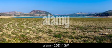 Guardialfiera Lake, Molise, Italien: Trockener See Stockfoto