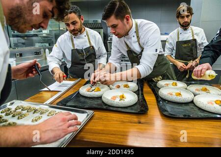 Küchenteam im Hotel Alàbriga, Sant Feliu de Guíxols, Spanien Stockfoto