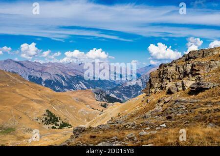 Alpenlandschaft der französischen alpen, Col de la Bonette in den Provence-Alpes, Frankreich. Stockfoto