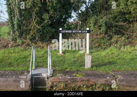 Astwood Bottom Lock am Worcester und Birmingham Kanal in der Nähe von Hanbury in Worcestershire, Großbritannien Stockfoto