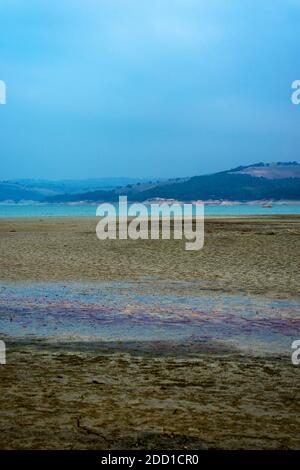 Guardialfiera Lake, Molise, Italien: Trockener See Stockfoto