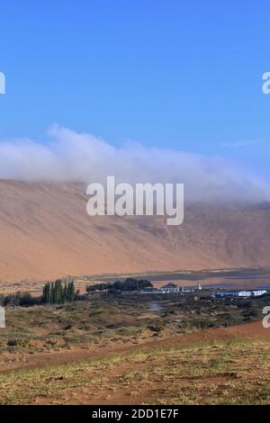 Sumu Jaran Seebeet-Badain Jaran Desert Temple- Sand Megadunes. Innere Mongolei-China-1131 Stockfoto