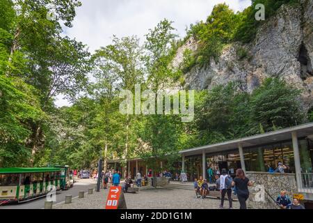 Blansko (Blanz): Eingang zu den Punkva-Höhlen im Mährischen Karst, Jihomoravsky, Südmähren, Tschechien Stockfoto