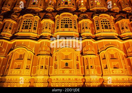 Hawa Mahal Palast oder Palast der Winde in Jaipur Stadt in Rajasthan Bundesstaat Indien Stockfoto