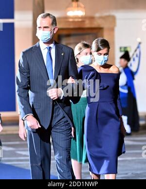 Oviedo, Spanien. Oktober 2020. Der spanische König Felipe VI. Und Königin Letizia Ortiz mit Prinzessin Asturias Leonor de Borbon und Sofia de Borbon und emeritierte Königin Sofia während der Princesa de Asturias Awards, im Reconquista Hotel in Oviedo, am 16. Oktober 2020 Credit: CORDON PRESS/Alamy Live News Stockfoto