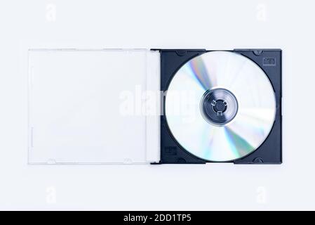 CD, CD im Kunststoffgehäuse isoliert auf weißem Hintergrund Stockfoto