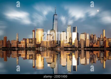 New York Skyline von Newport Stockfoto
