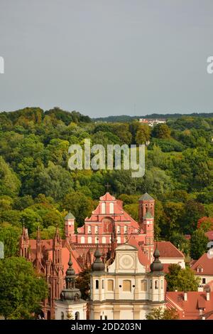 Kirche des heiligen Franziskus und des heiligen Bernhard und der Kirche der heiligen Anna, Vilnius, Litauen Stockfoto