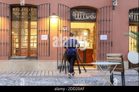 Malaga, Spanien. 23. November 2020: 23. November 2020 (Malaga) Restaurants und Bars sind verpflichtet, um 18 Uhr zu schließen, als vorbeugende Maßnahme gegen das Covid 19 oder Coronavirus Quelle: Lorenzo Carnero/ZUMA Wire/Alamy Live News Stockfoto