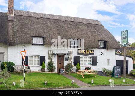 The Bull Pub, The Green, Great Milton, Oxfordshire, England, Großbritannien Stockfoto