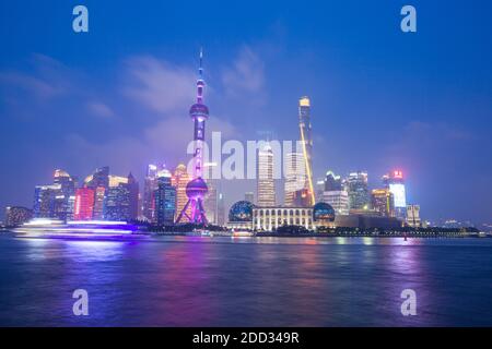 Shanghai Urban Bau bei Nacht Stockfoto