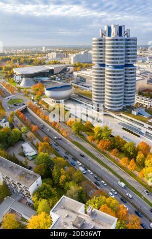 München München Skyline Luftbild Foto Stadtbau Architektur Reise Portrait Format in Deutschland. Stockfoto