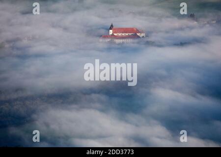 Geographie / Reisen, Deutschland, Bayern, Kochel am See, Blick auf Kloster Schlehdorf am Jochberg, Additional-Rights-Clearance-Info-not-available Stockfoto