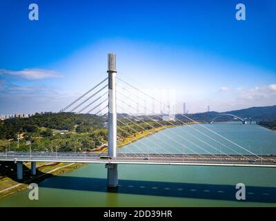 Stadtbild der Wuxiang Brücke in Nanning, Guangxi, China Stockfoto