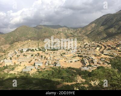 Tigray, Äthiopien - 14. August 2018. : kleine Stadt in der Nähe von Alitena in Tigray Region von Äthiopien Stockfoto
