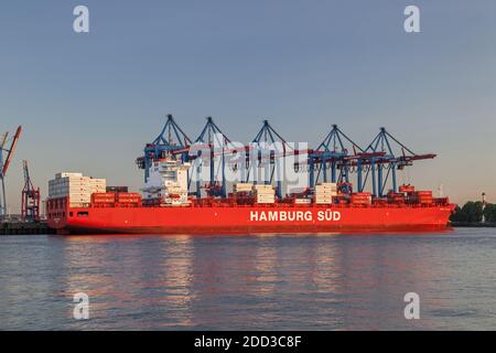 Geographie / Reisen, Deutschland, Hamburg, Hamburg, Containerschiff Hamburg Süd im Containerterminal , Additional-Rights-Clearance-Info-not-available Stockfoto