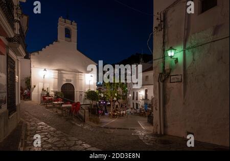 Casares ist eine Stadt und Gemeinde in Spanien, in der Provinz Málaga, in der autonomen Gemeinschaft Andalusien. Es ist ein UNESCO-Weltkulturerbe Stockfoto