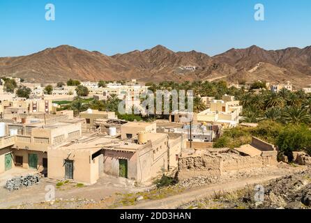 Blick auf Bahla Altstadt am Fuße des Djebel Akhdar im Sultanat Oman. Unesco-Weltkulturerbe. Stockfoto
