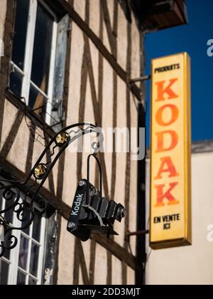 Chalon en Champagne, Frankreich - 07. August 2020: Fotograf Straßenschild an einem heißen sonnigen Tag im Sommer Stockfoto