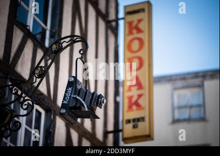 Chalon en Champagne, Frankreich - 07. August 2020: Fotograf Straßenschild an einem heißen sonnigen Tag im Sommer Stockfoto