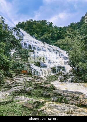 Mae Ya Wasserfall im Doi Inthanon Nationalpark, Provinz Chiang Mai, Thailand, Südostasien Stockfoto