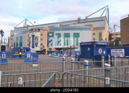 London, Großbritannien. November 2020. Fans dürfen gegen Ende der Sperre am 2. Dezember in die Stadien in England.Bild Chelsea FC Stadion an der Stamford Bridge. Kredit: Brian Minkoff/Alamy Live Nachrichten Stockfoto